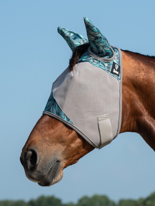 Cashel Crusader Fliegenmaske Pluma 2025 Limited Edition on horse Portrait Format